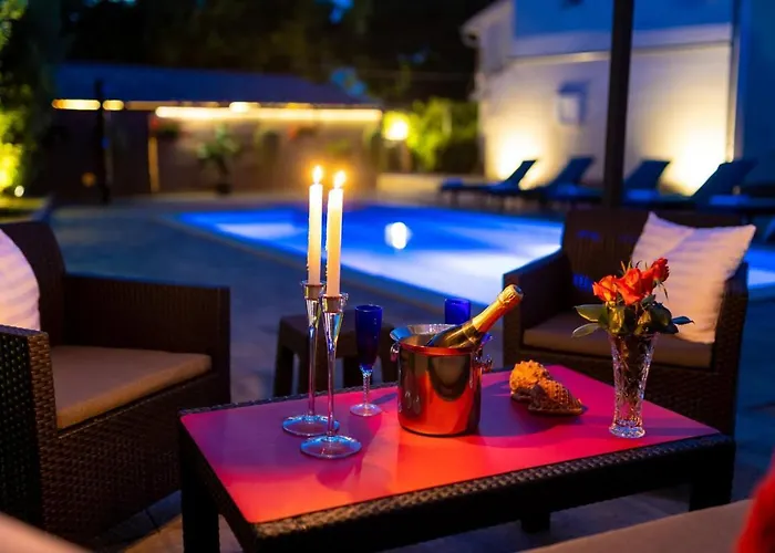 Apartment Luni Sa Bazenom - Malinska, *