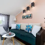 Appartamento Luni Sa Bazenom - Malinska, Sveti Anton (Krk)
