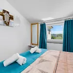 Luni Sa Bazenom - Malinska,