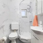 Appartamento Luni Sa Bazenom - Malinska, *