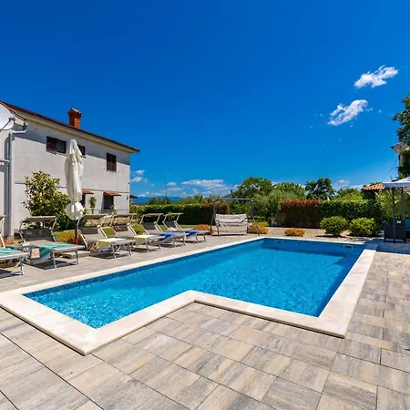 Luni Sa Bazenom - Malinska, Apartment Sveti Anton (Krk)