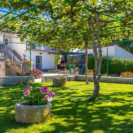 Luni Sa Bazenom - Malinska, Sveti Anton (Krk)